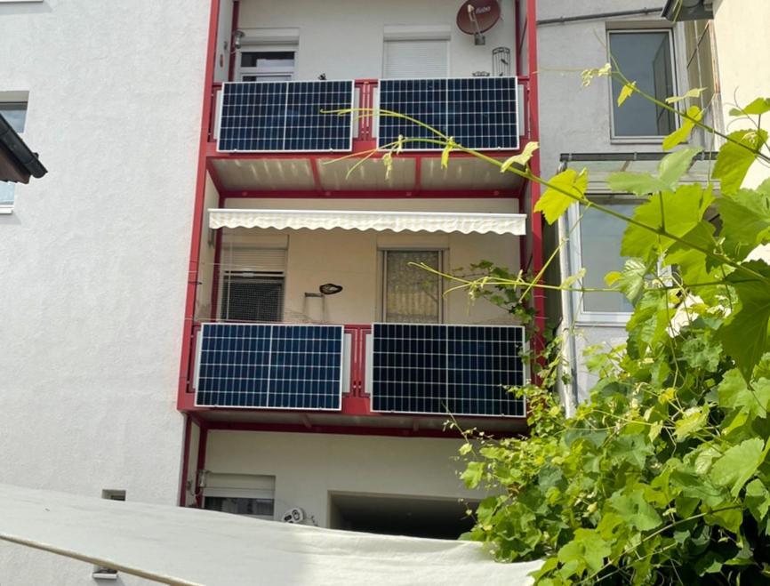 Apartment Schöne 3 Wohnung, Nähe Messe, Balkon *