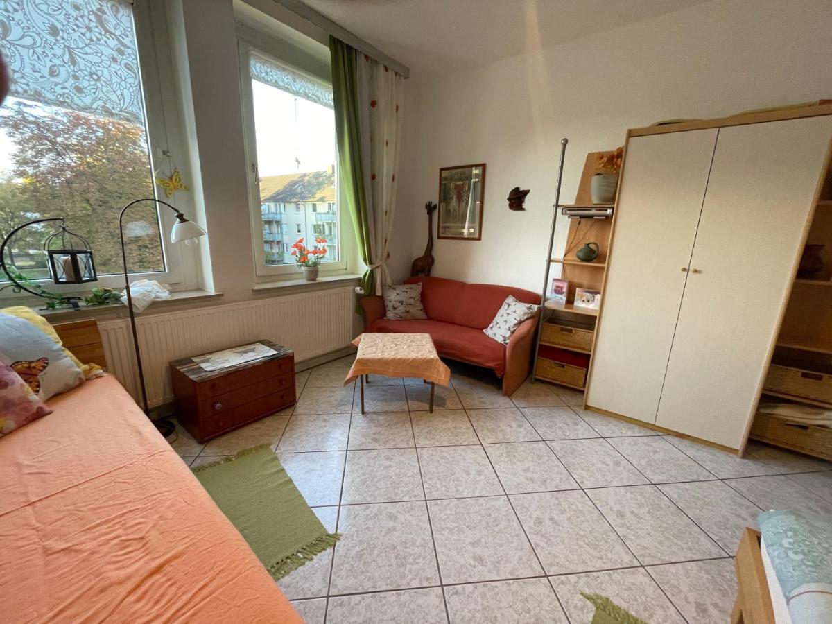 Apartment Schöne 3 Wohnung, Nähe Messe, Balkon