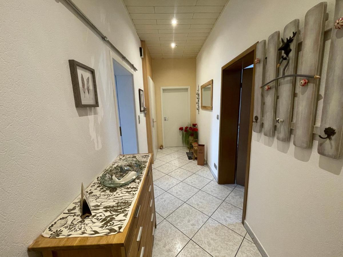 Schöne 3 Wohnung, Nähe Messe, Balkon Apartment